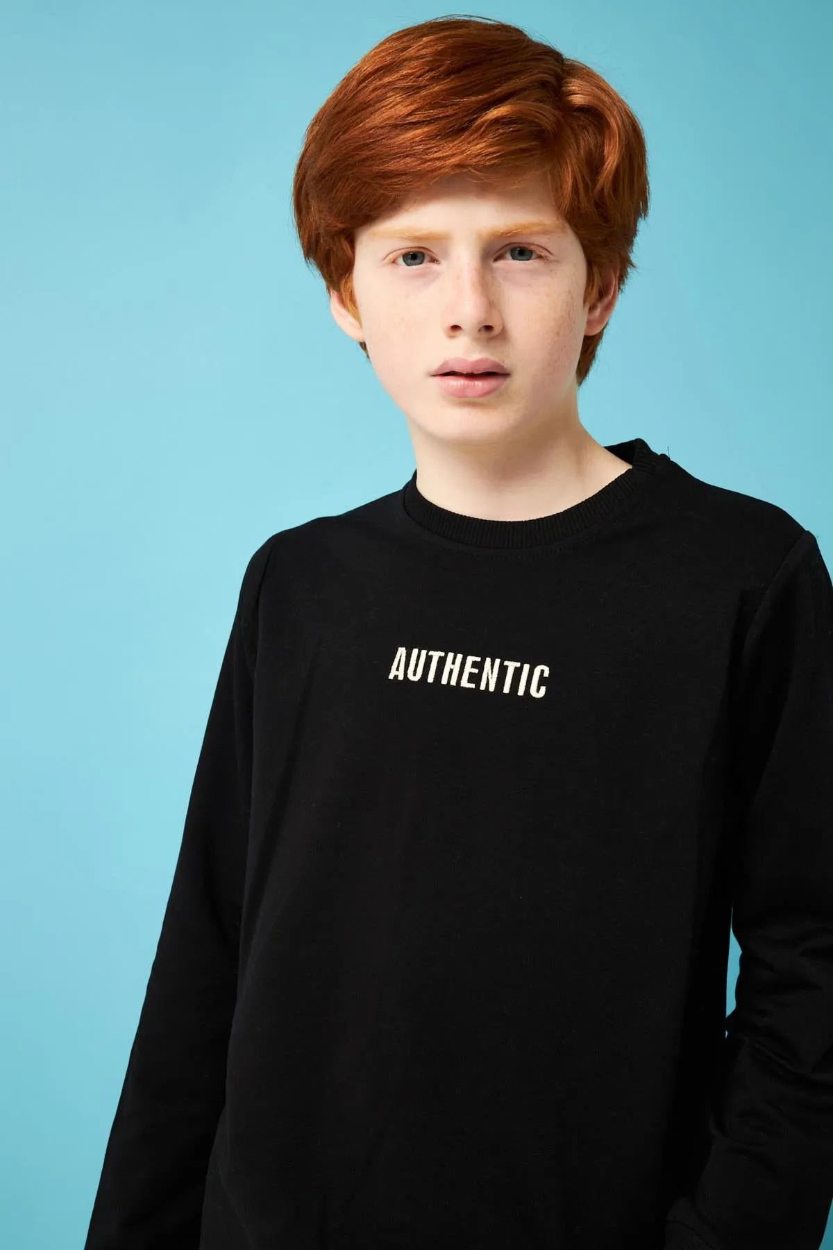 authentic nakiş detayli erkek çocuk sweatshirt