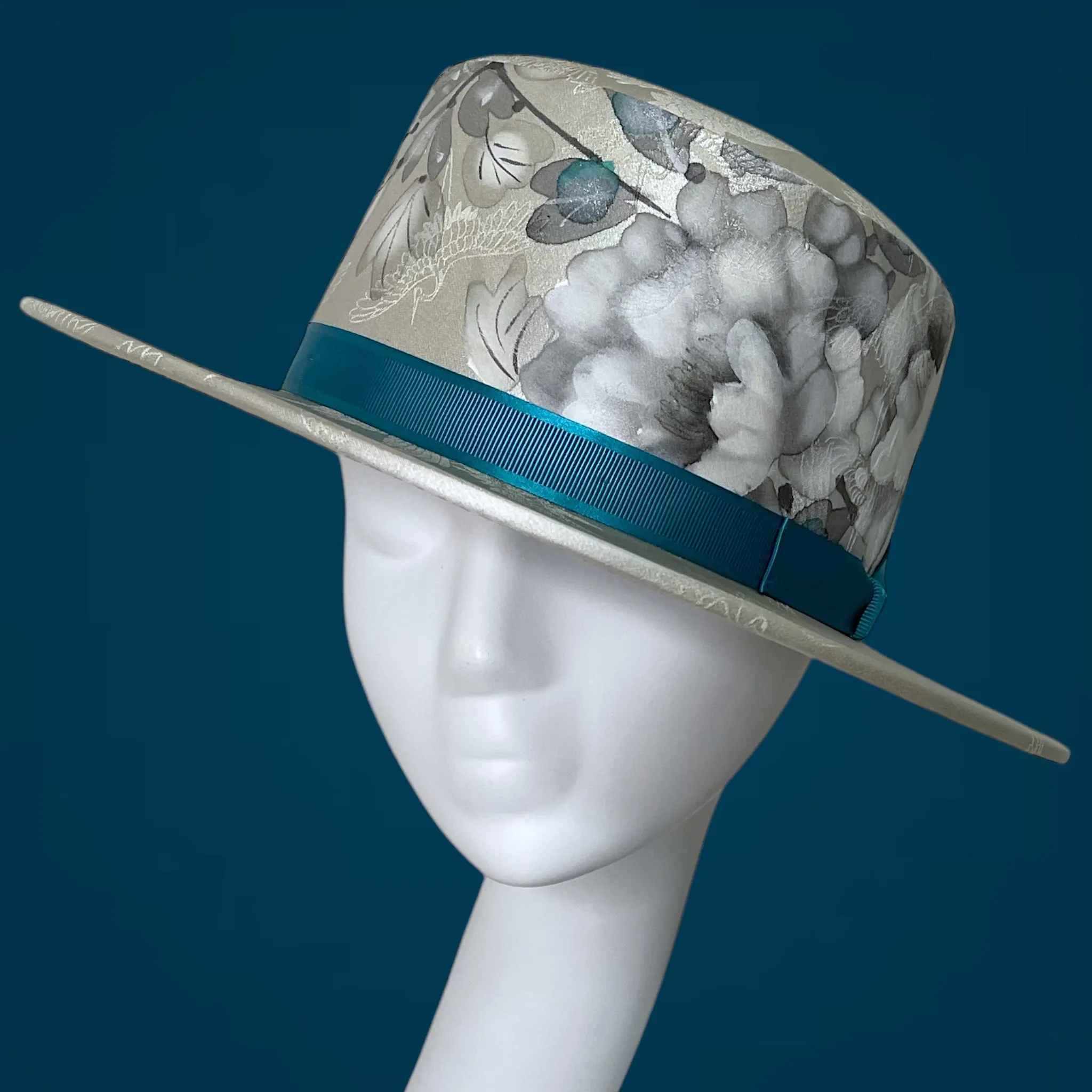KIMONO HAT, Sumi-e and Woven Cranes, with Box