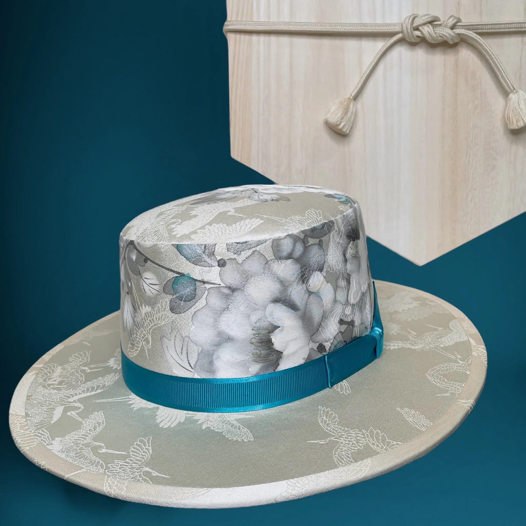 KIMONO HAT, Sumi-e and Woven Cranes, with Box