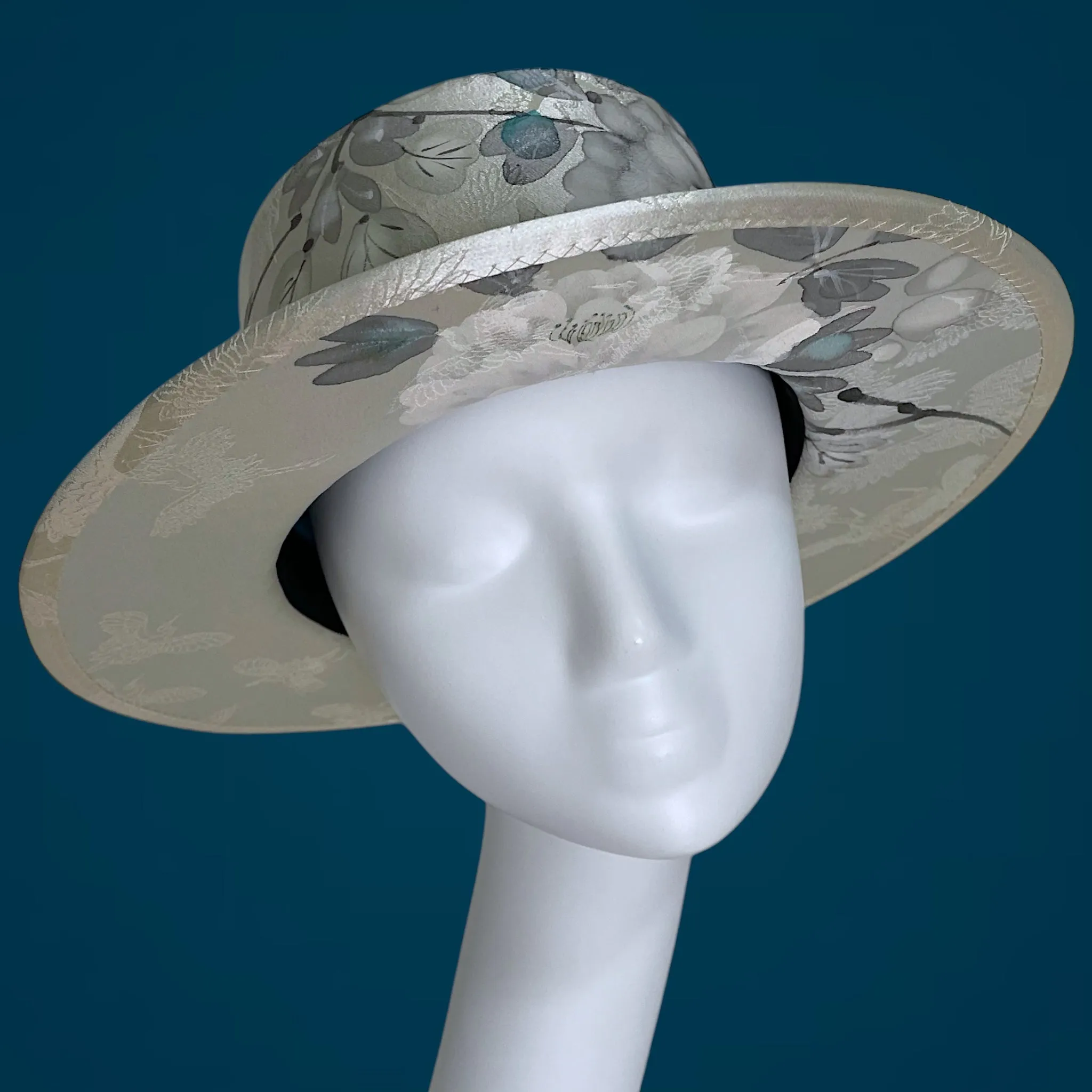 KIMONO HAT, Sumi-e and Woven Cranes, with Box