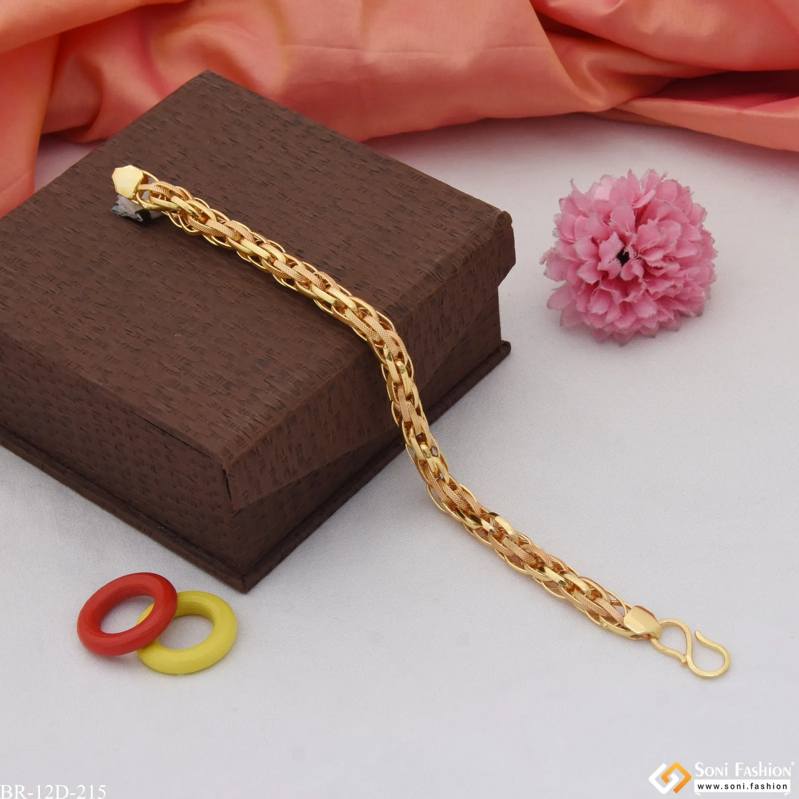 Rassa Best Quality Durable Design Gold Plated Bracelet for Men - Style D215
