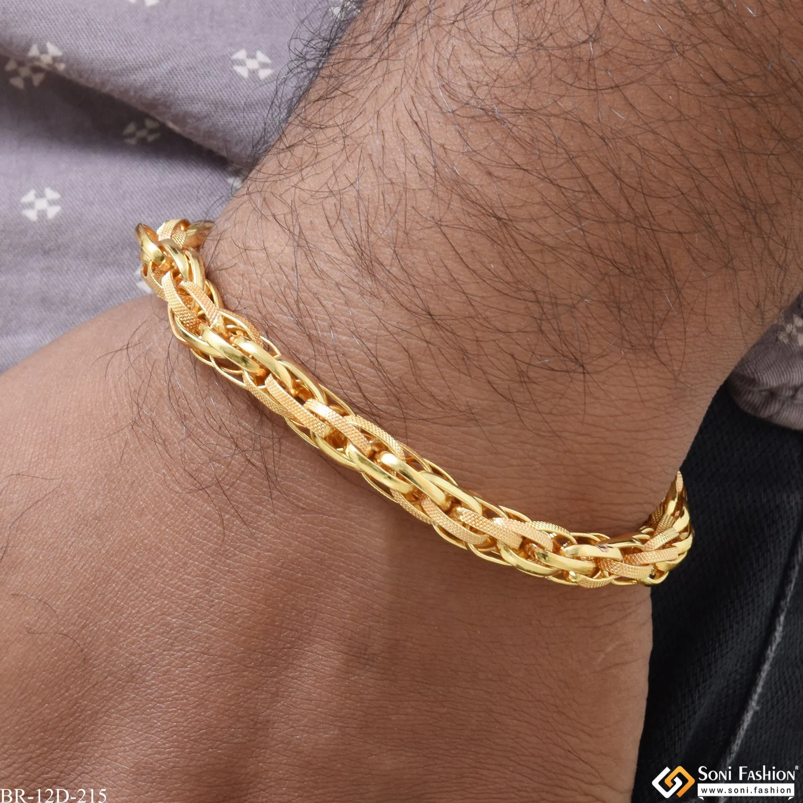 Rassa Best Quality Durable Design Gold Plated Bracelet for Men - Style D215