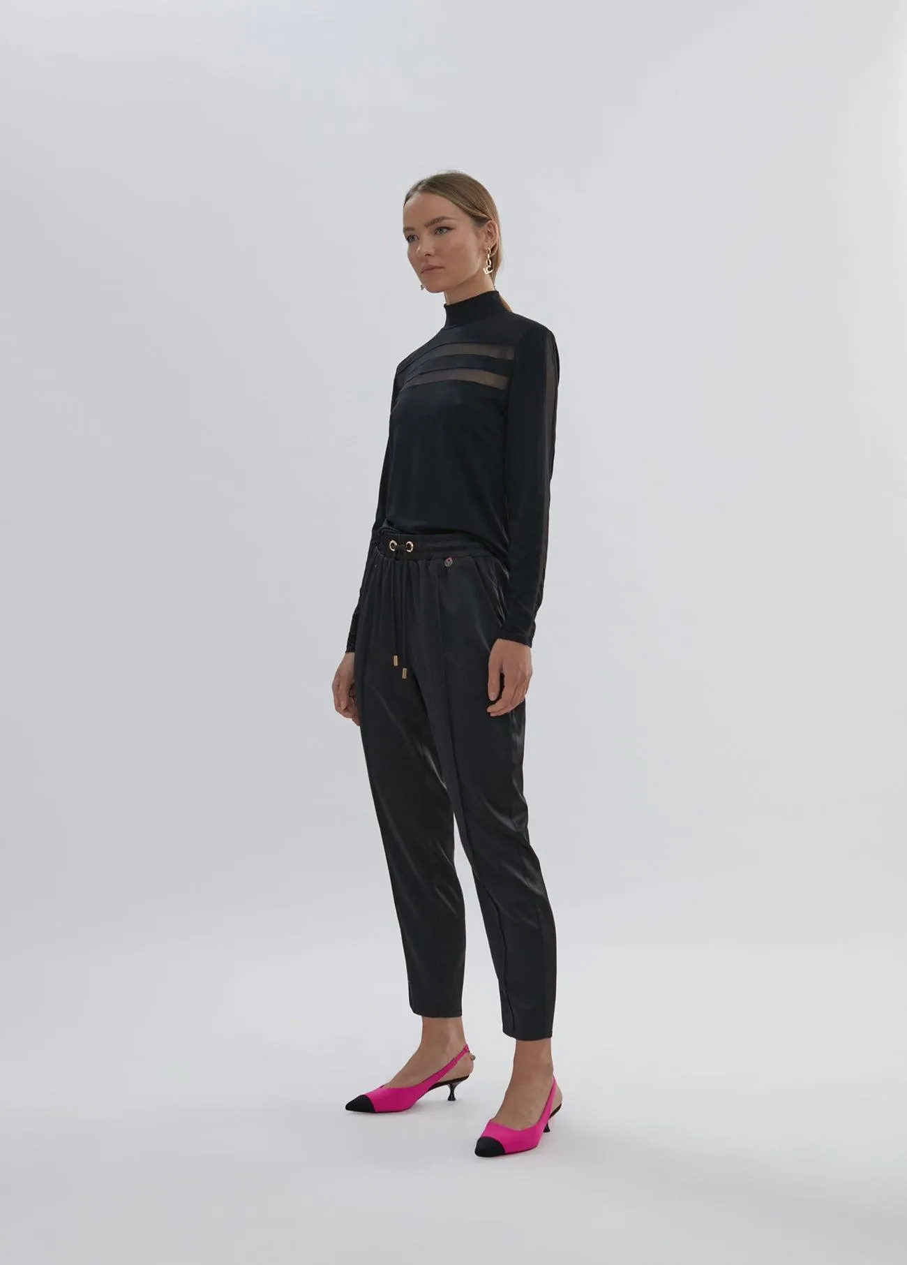 T-shirt with shoulder pads detail