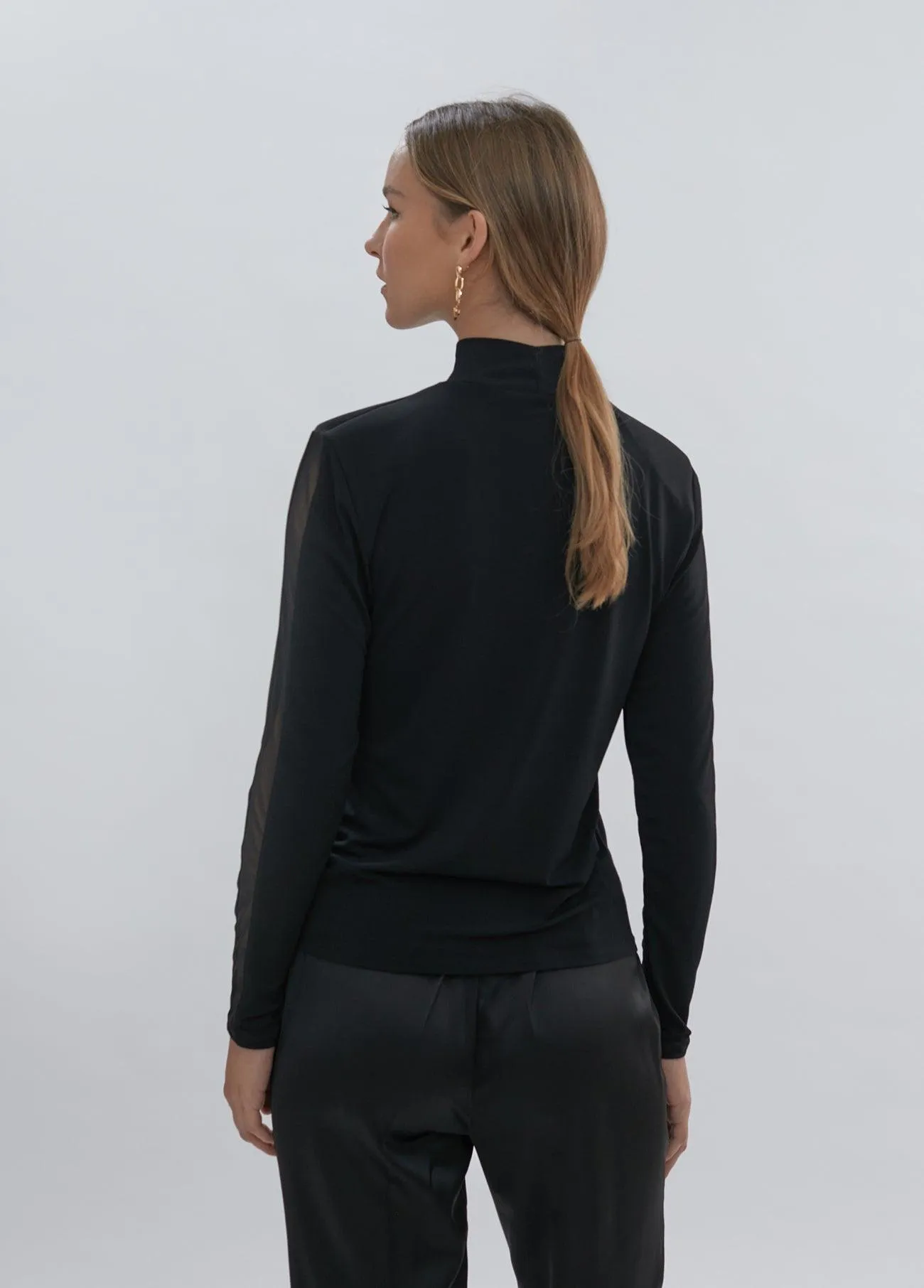 T-shirt with shoulder pads detail