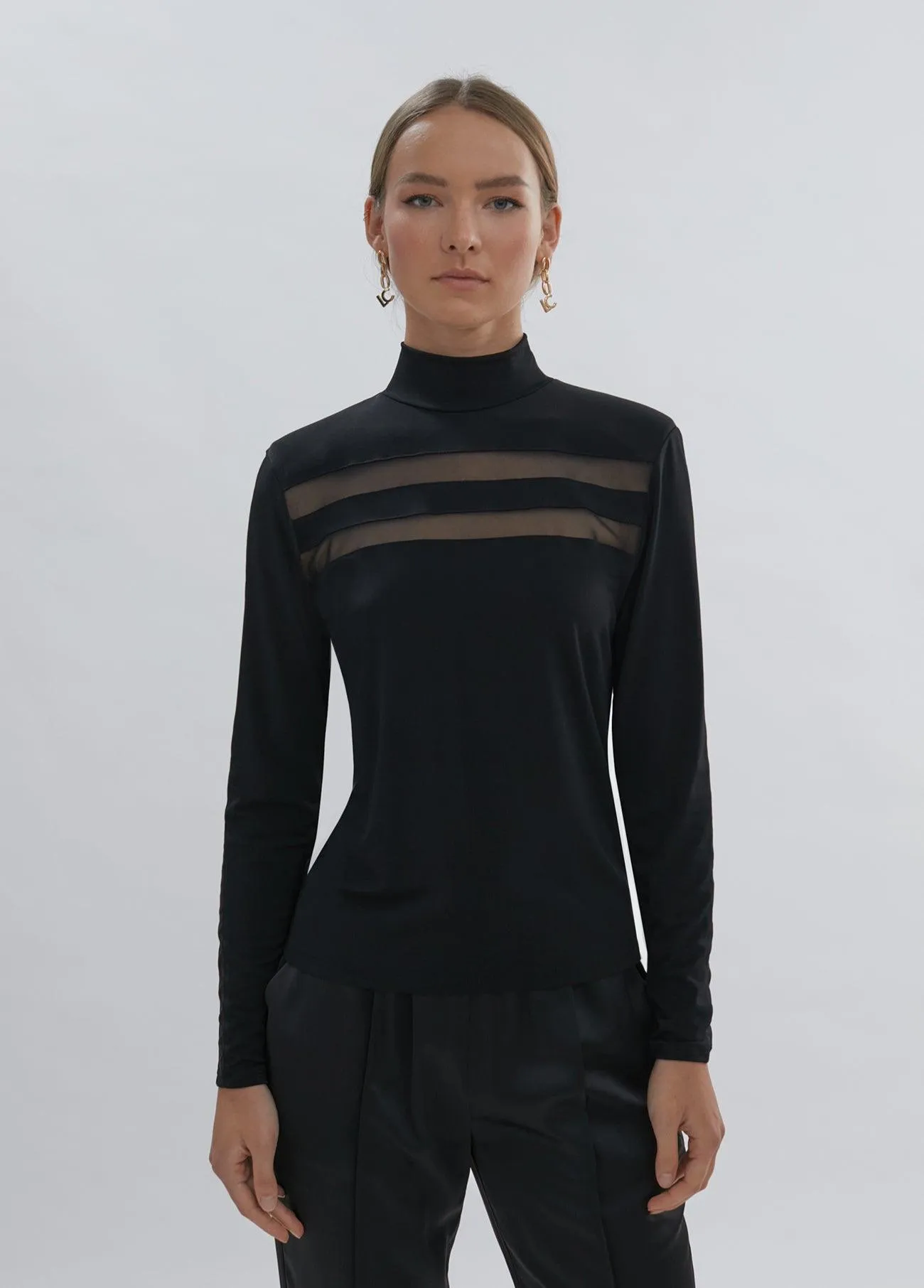 T-shirt with shoulder pads detail